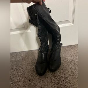 Heeled boots